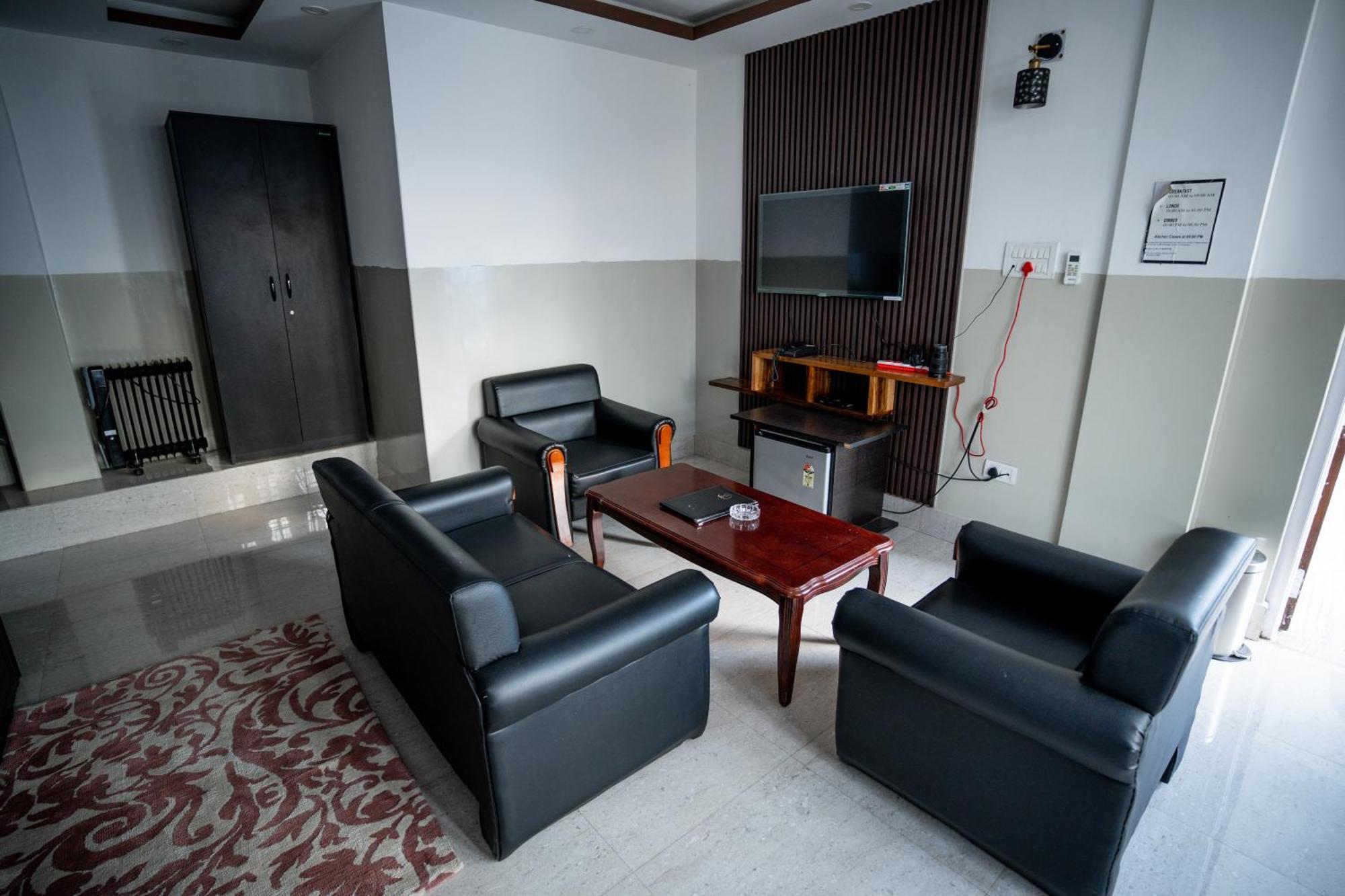 2K Hotel Kohima Kültér fotó