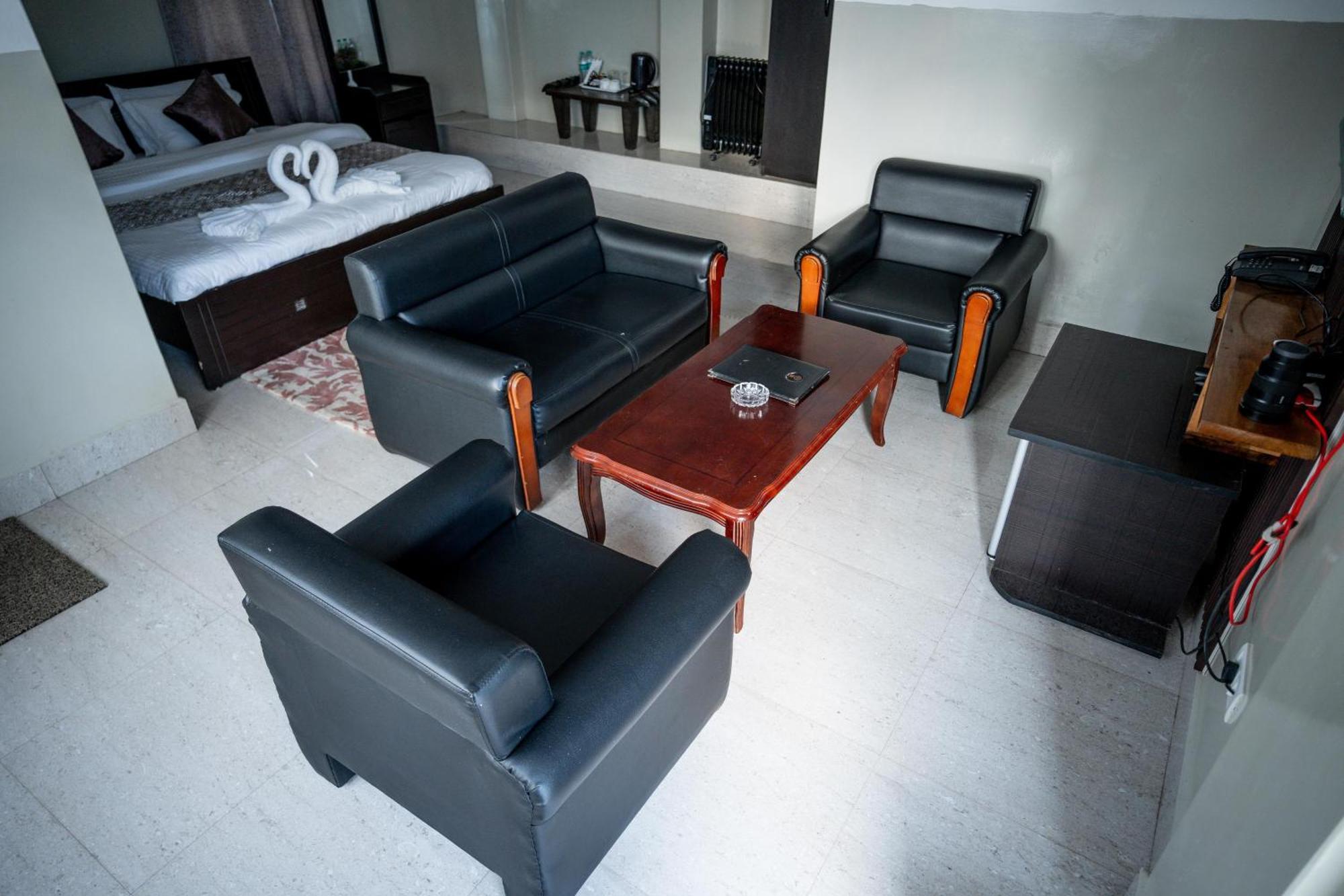 2K Hotel Kohima Kültér fotó